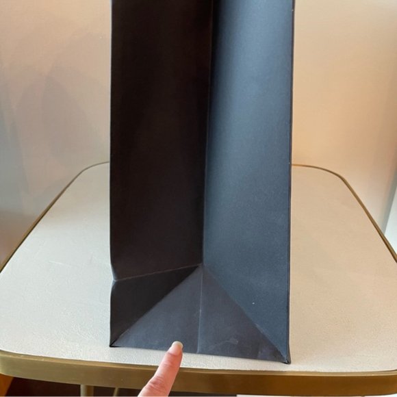 Authentic Large Gucci Black Paper shopping Bag for purse - Picture 8 of 8